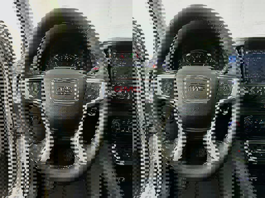 Used 2024 GMC Terrain SLT image 19