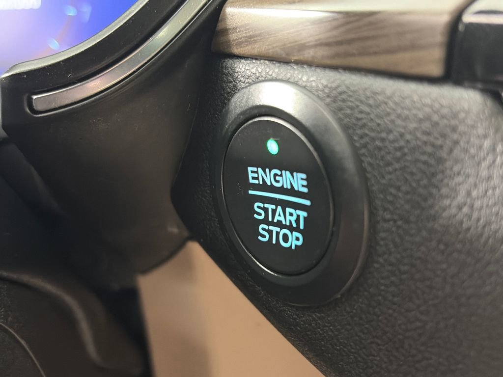 Certified 2020 Ford Escape Titanium image 23