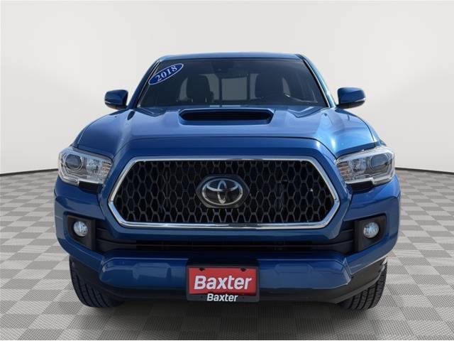 Used 2018 Toyota Tacoma TRD Sport AWD/4WD image 2