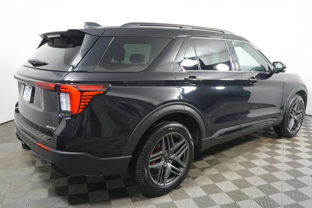 Certified 2025 Ford Explorer ST-Line w/ ST-Line Street Pack image 3