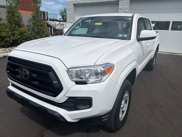 Used 2022 Toyota Tacoma SR AWD/4WD image 1