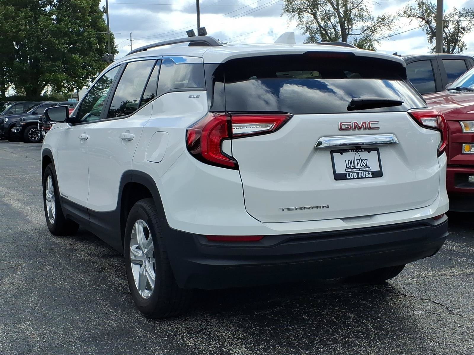 Used 2024 GMC Terrain SLE w/ Driver Convenience Package FWD image 26