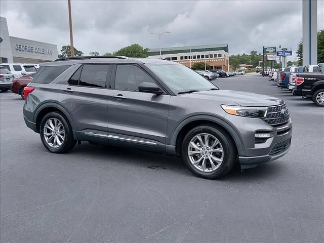Certified 2021 Ford Explorer XLT w/ Equipment Group 202A RWD image 2