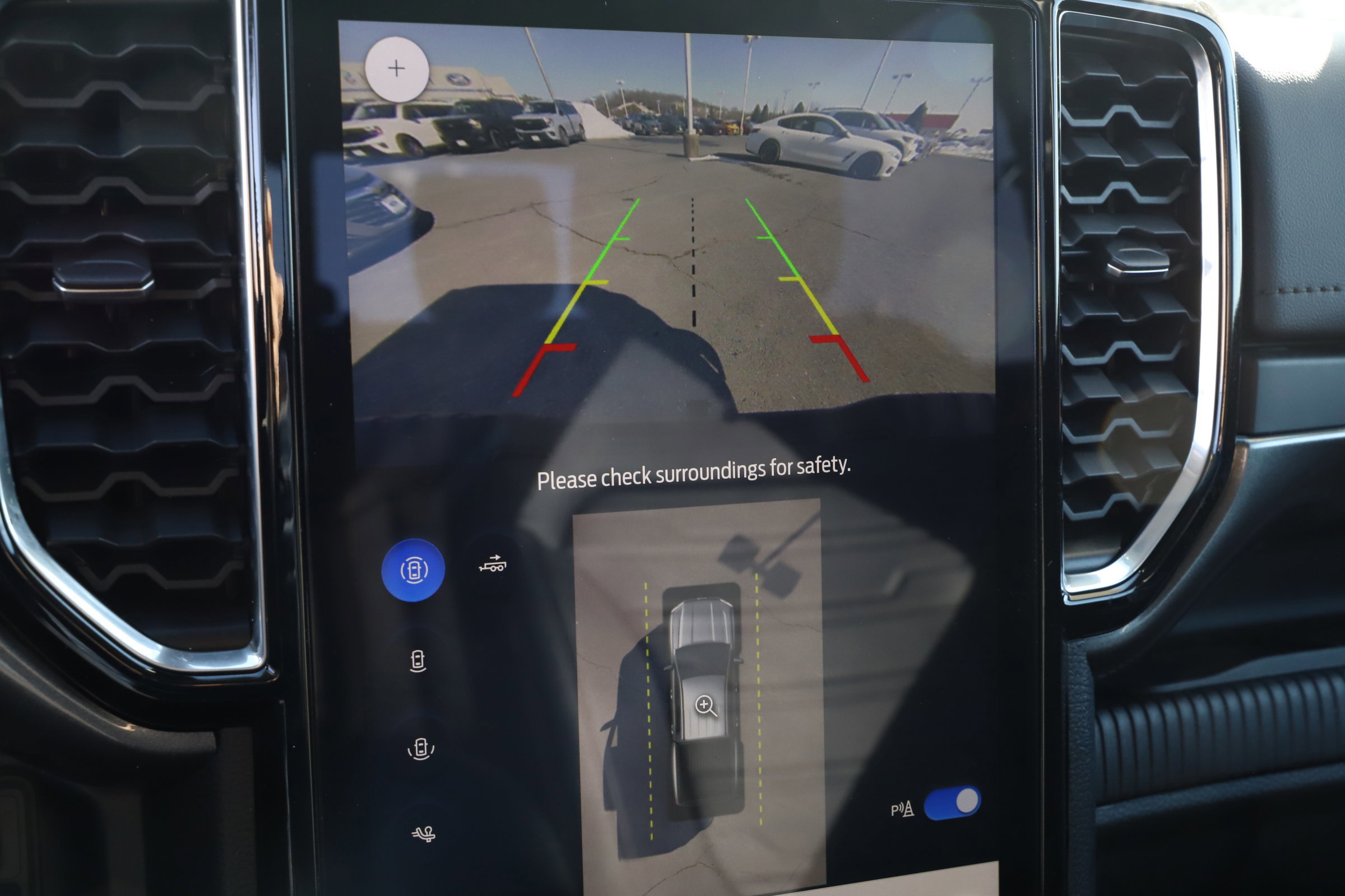 Certified 2025 Ford Ranger Lariat w/ Black Appearance Package image 35