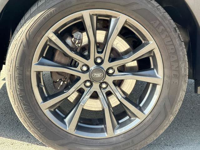 Certified 2018 Ford Explorer XLT w/ Equipment Group 202A AWD/4WD image 14