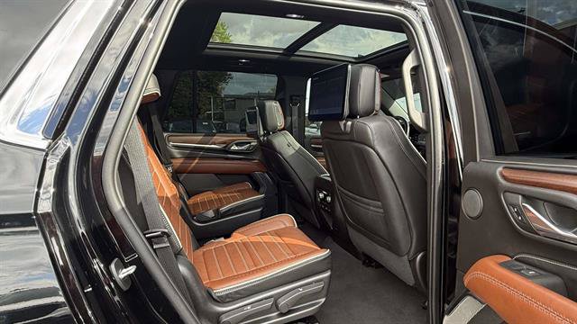 Used 2023 GMC Yukon Denali Ultimate AWD/4WD image 28
