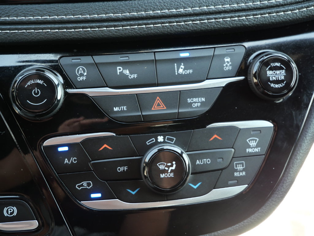 Used 2023 Chrysler Pacifica Touring FWD image 29
