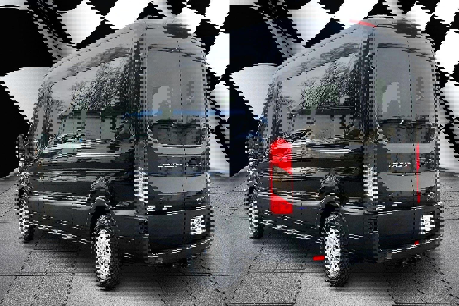 Certified 2022 Ford Transit 350 XLT image 2