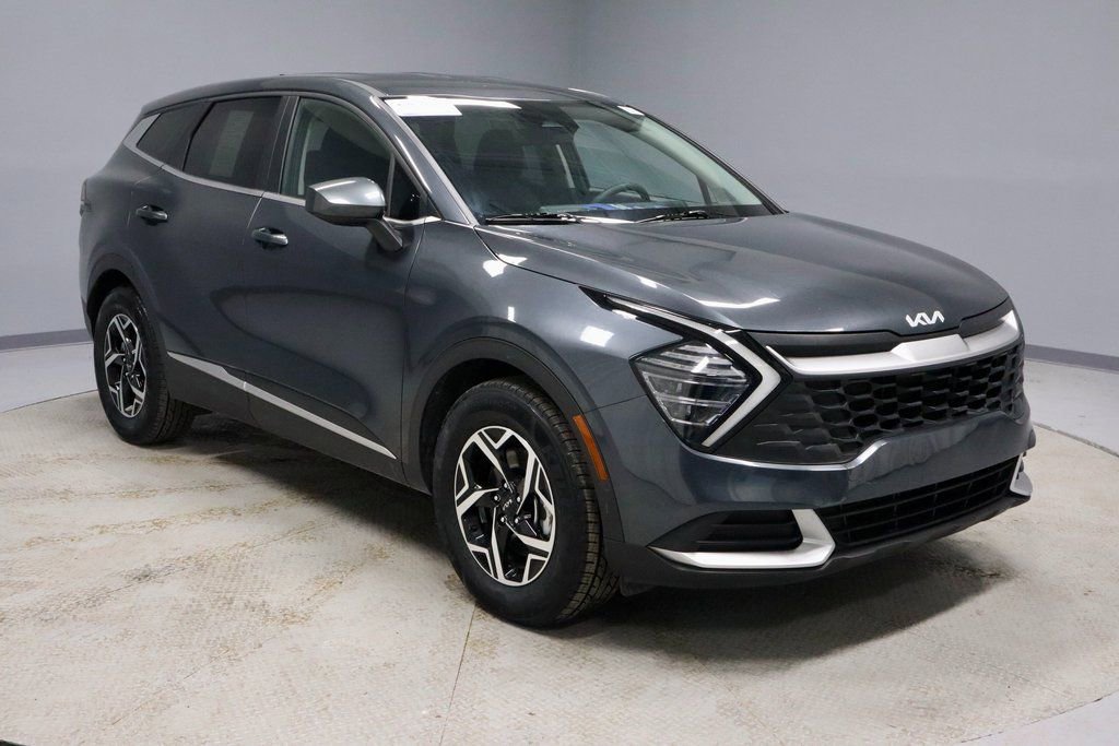 Used 2024 Kia Sportage LX image 7