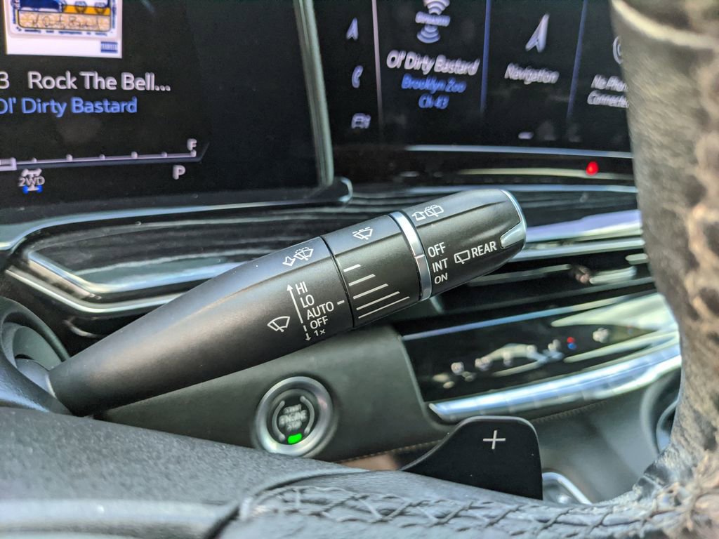 Used 2022 Cadillac Escalade ESV Sport w/ LPO, ONYX Package image 33