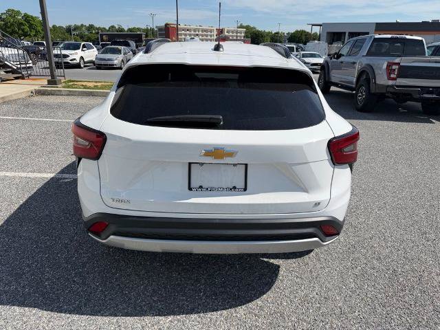 Used 2024 Chevrolet Trax LT FWD image 7