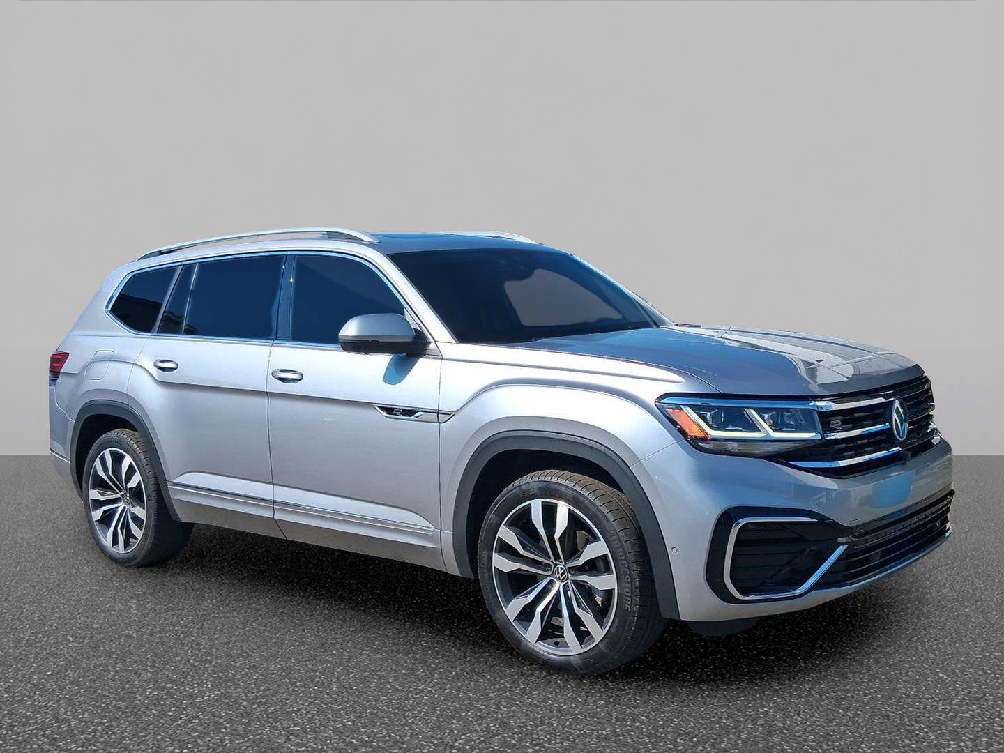 Used 2022 Volkswagen Atlas SEL Premium AWD/4WD image 2