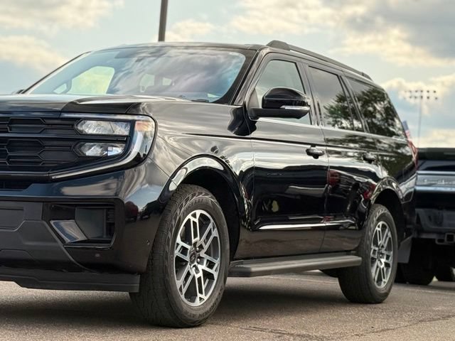 Certified 2025 Ford Expedition Active AWD/4WD image 52