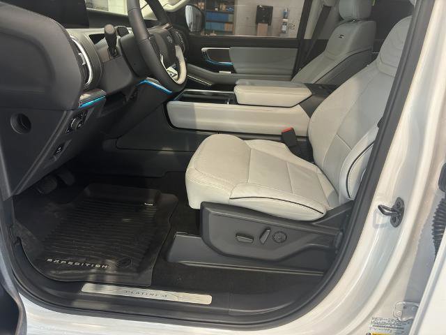 Certified 2025 Ford Expedition Platinum w/ Platinum Ultimate Package AWD/4WD image 11
