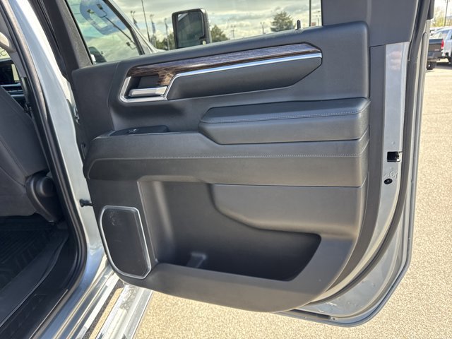 Used 2024 GMC Sierra 3500 SLE w/ SLE Value Package AWD/4WD image 8