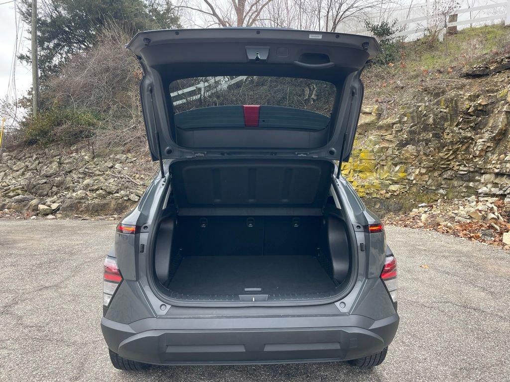 Used 2025 Hyundai Kona SEL image 9