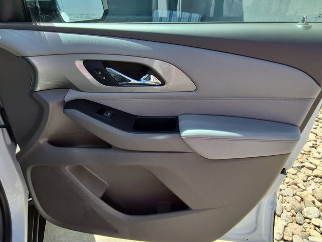 Used 2018 Chevrolet Traverse LT FWD image 36