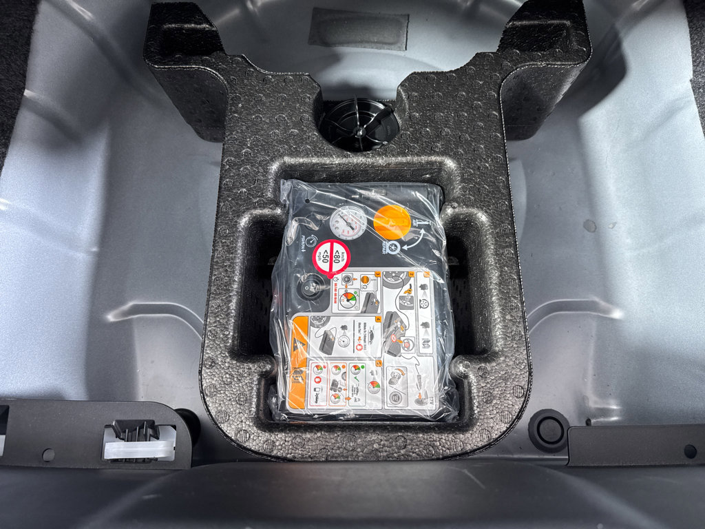 Certified 2020 Ford Mustang Shelby GT350 w/ Technology Package image 29