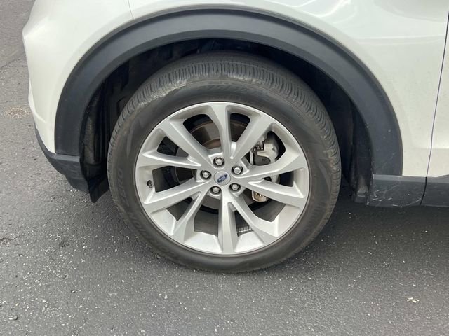 Certified 2023 Ford Explorer Platinum w/ Class IV Trailer Tow Package AWD/4WD image 6