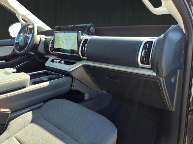 Certified 2025 Ford Expedition Active image 14