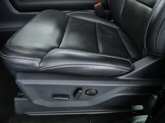 Certified 2025 Ford Expedition Max Platinum w/ Stealth Performance Package AWD/4WD image 18