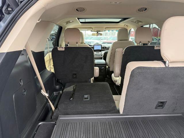 Certified 2022 Ford Explorer XLT w/ Equipment Group 202A image 31