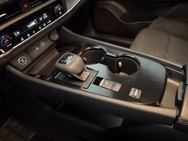 Used 2023 Nissan Rogue SV FWD image 29