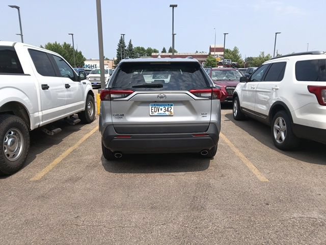 Used 2019 Toyota RAV4 XLE AWD/4WD image 6