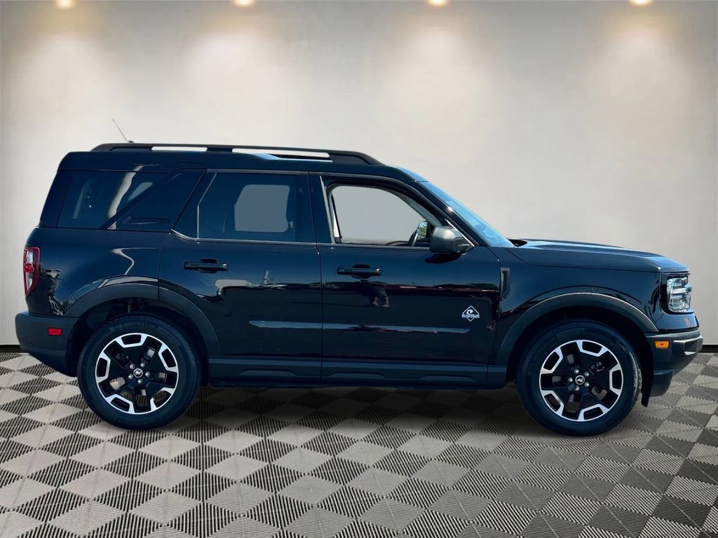 Certified 2021 Ford Bronco Sport Outer Banks w/ Outer Banks Package AWD/4WD image 2