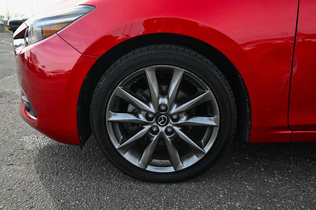 Used 2018 MAZDA MAZDA3 Grand Touring w/ Premium Equipment Package FWD image 11