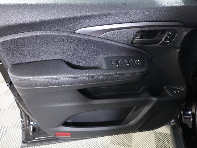 Used 2023 Honda Passport EX-L image 32