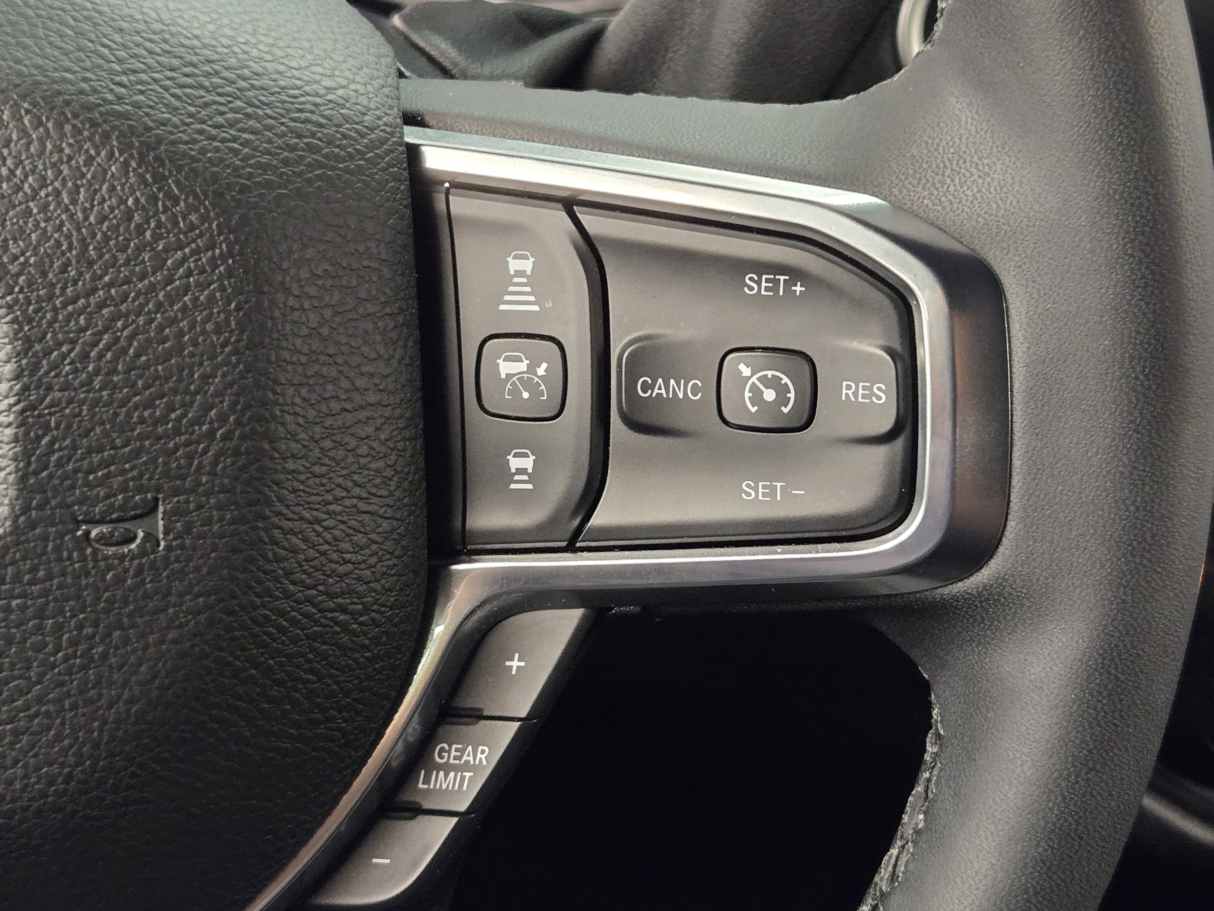Used 2025 RAM 2500 Laramie AWD/4WD image 29