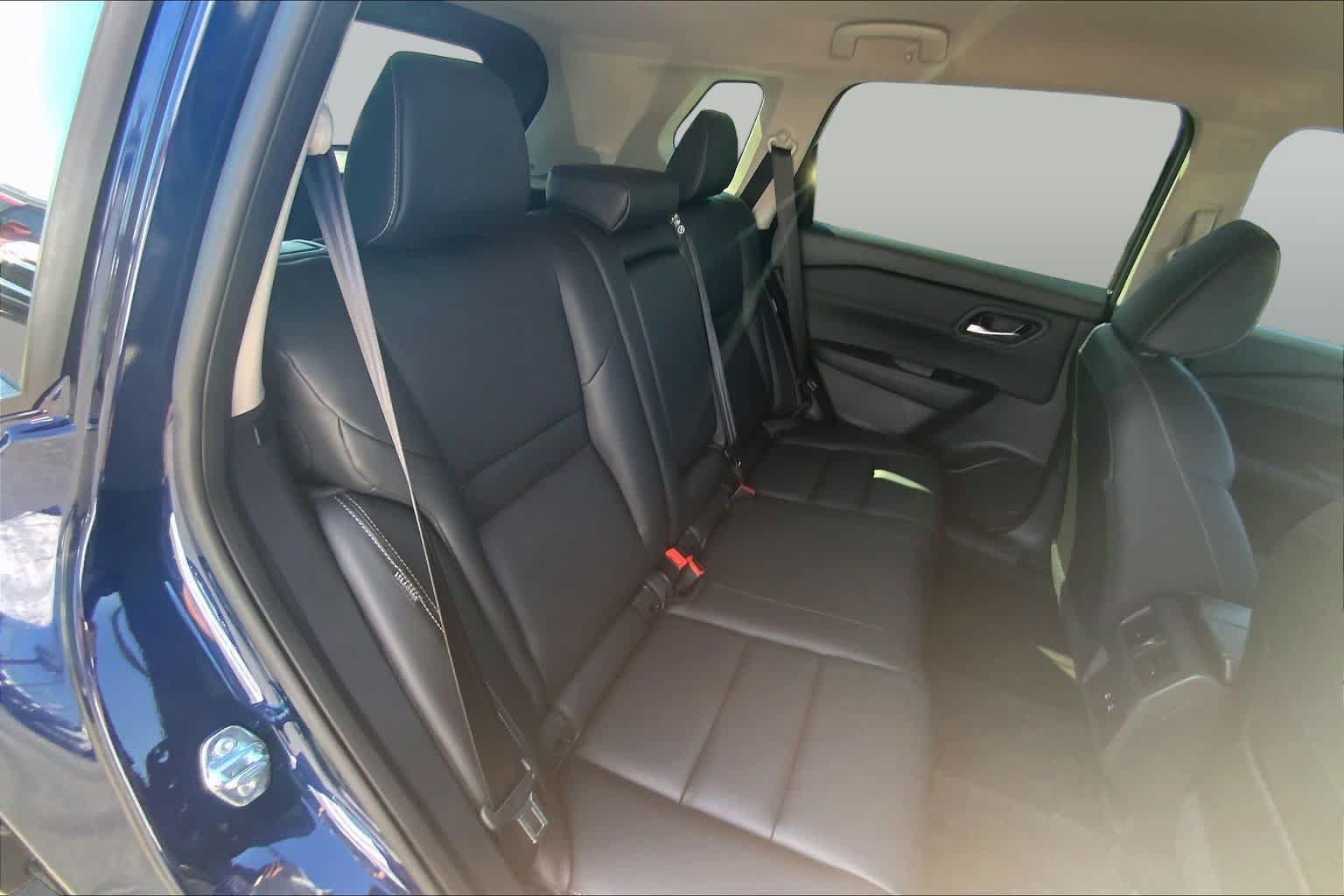 Used 2025 Nissan Rogue SL FWD image 20