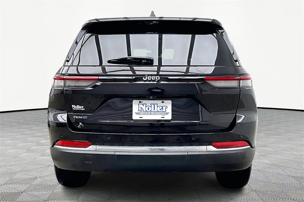 Used 2022 Jeep Grand Cherokee Limited 4xe w/ Luxury Tech Group II image 3