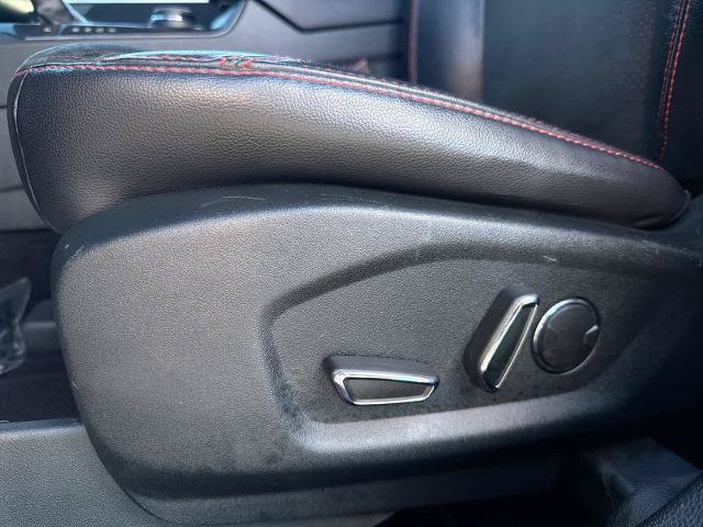 Certified 2018 Ford Explorer XLT w/ Equipment Group 202A AWD/4WD image 18
