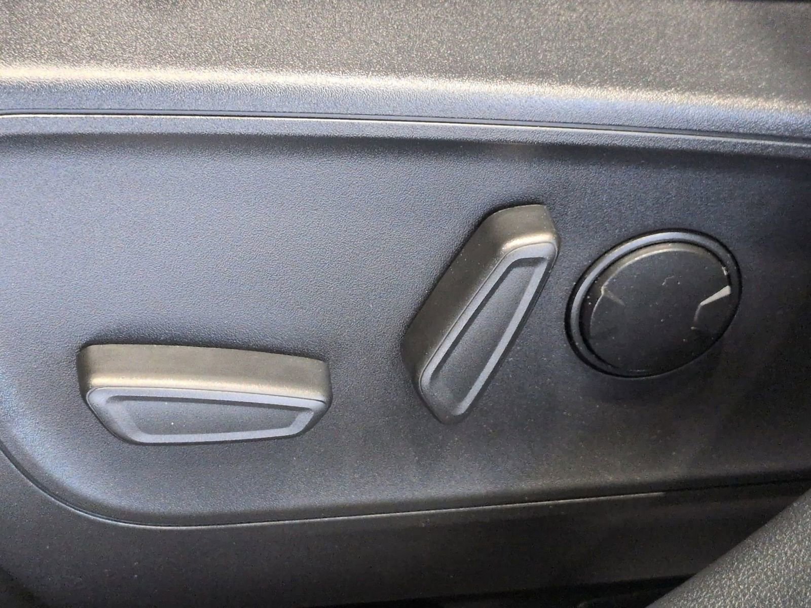 Certified 2025 Ford Escape SE image 20