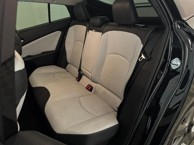 Used 2022 Toyota Prius L image 30
