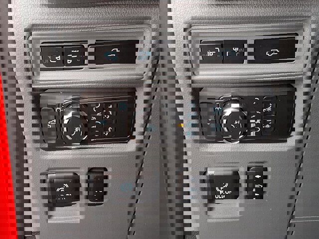 Certified 2021 Ford F150 Lariat w/ Equipment Group 502A High image 18