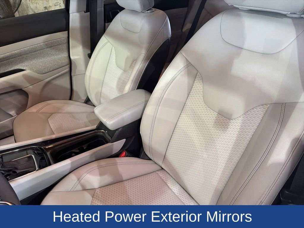 Used 2022 Jeep Compass Latitude w/ Sun and Sound Group image 11