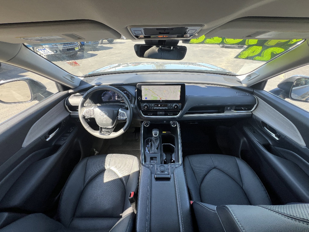 Used 2024 Toyota Grand Highlander AWD image 14