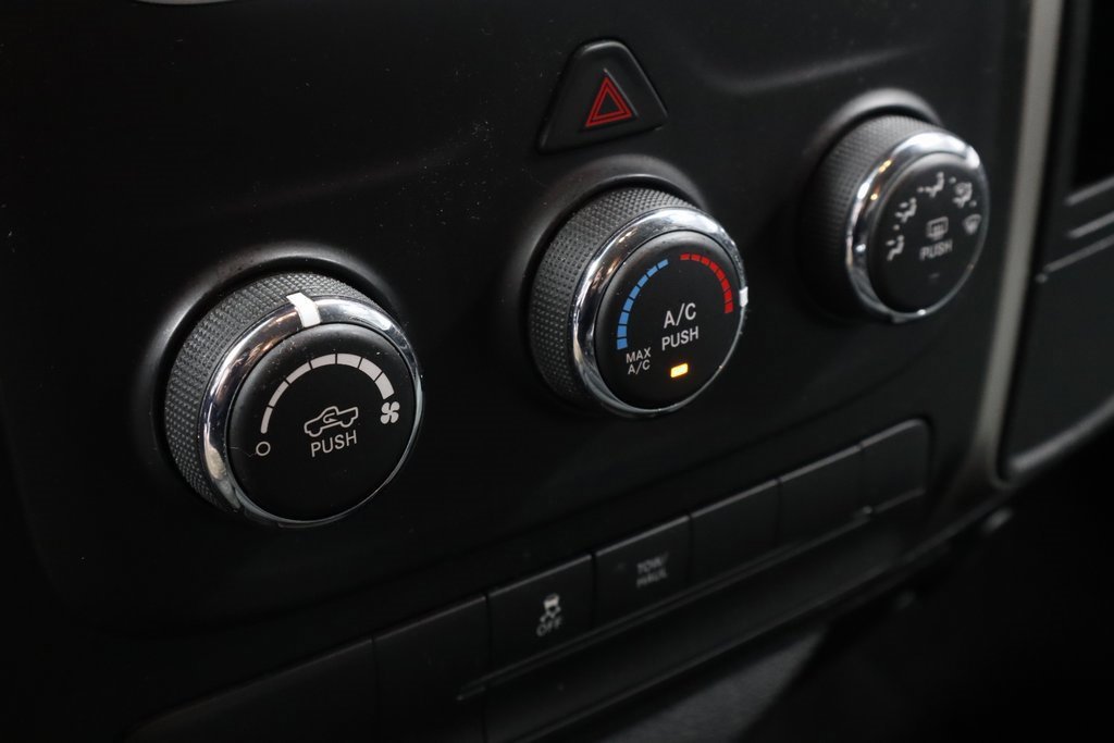 Used 2019 RAM 1500 Classic SLT image 31