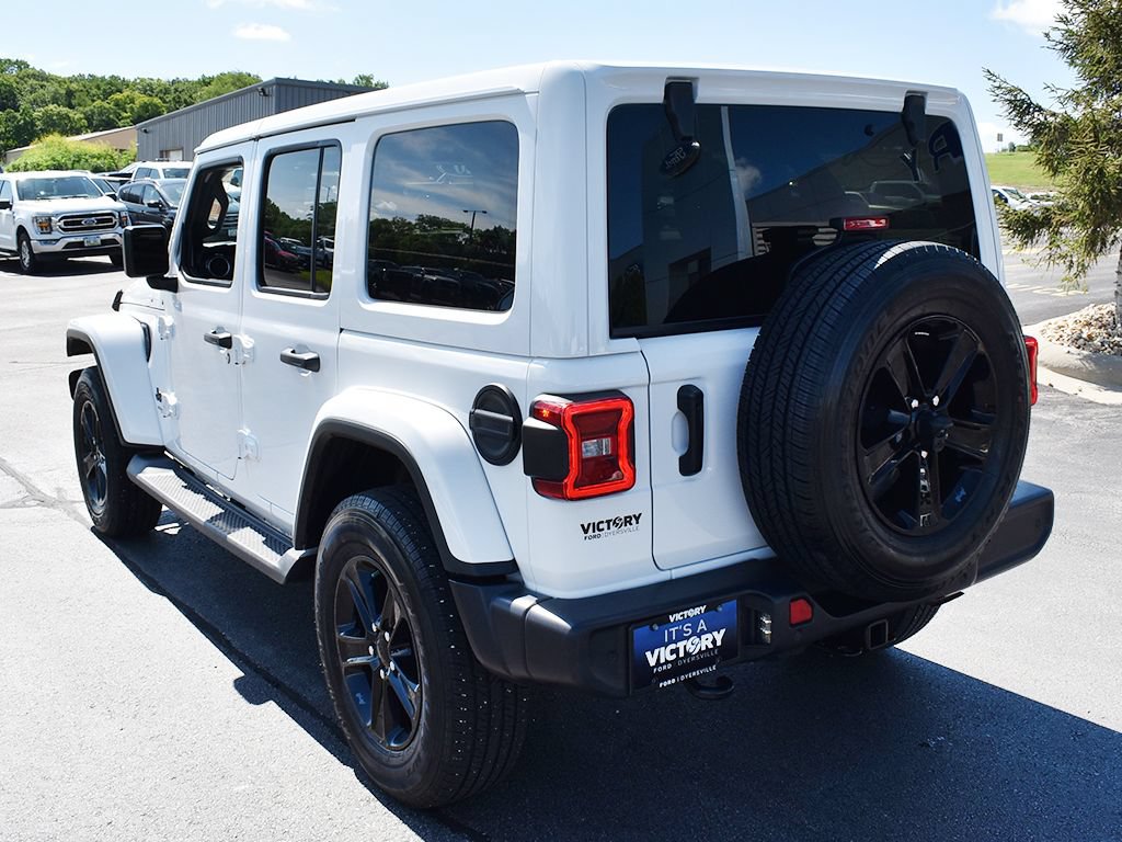 Used 2020 Jeep Wrangler Unlimited Sahara AWD/4WD image 3
