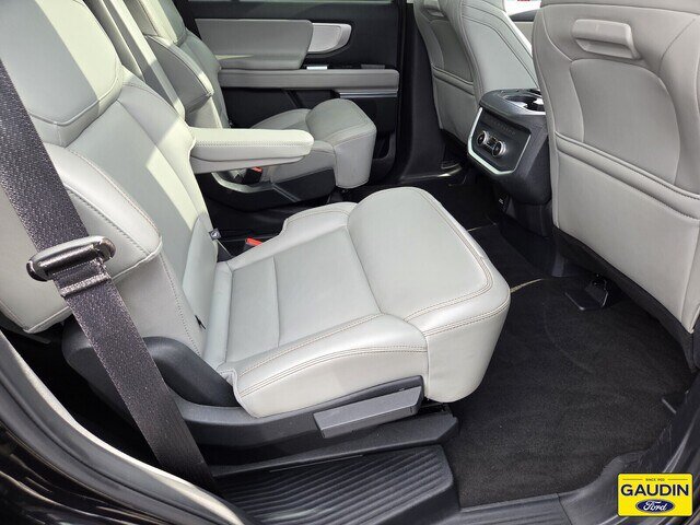 Certified 2025 Ford Expedition Active AWD/4WD image 16