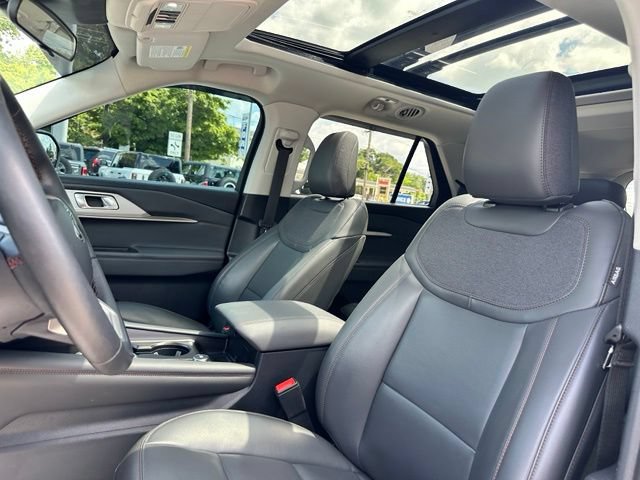 Certified 2025 Ford Explorer Active w/ Active Comfort Package AWD/4WD image 33