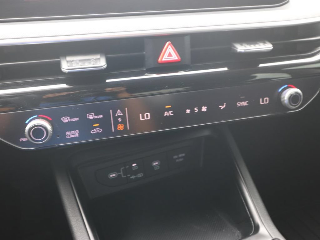 Used 2025 Kia K5 LXS FWD image 19