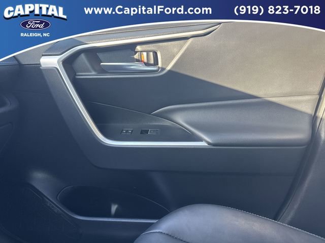 Used 2022 Toyota RAV4 XLE Premium image 28