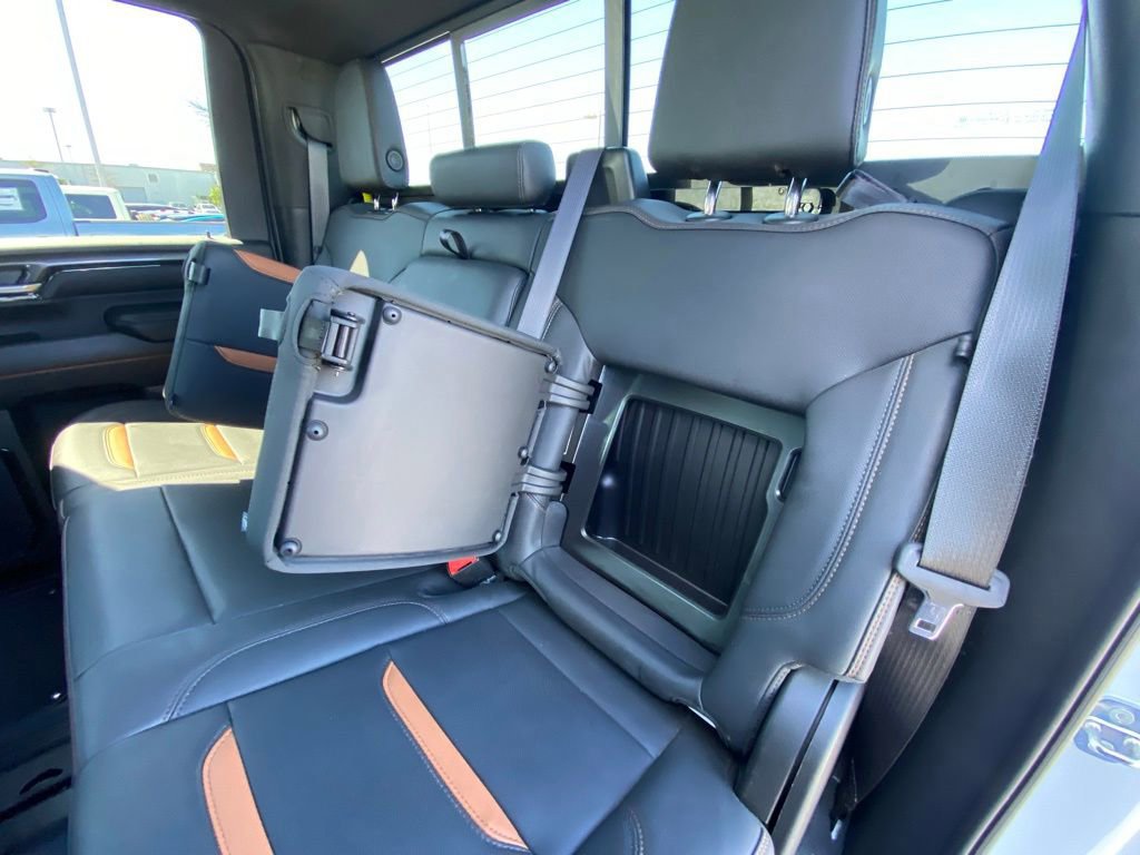 Used 2024 GMC Sierra 2500 AT4 w/ AT4 Preferred Package image 27