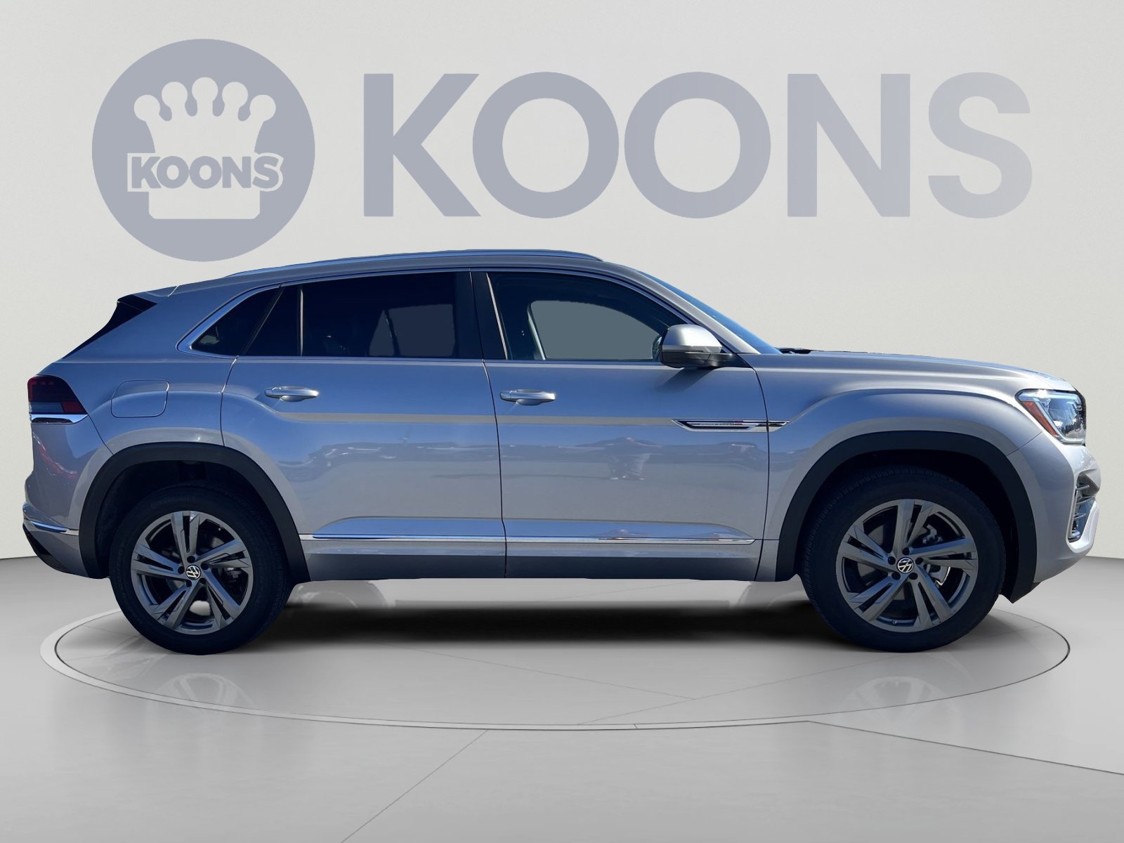 Used 2024 Volkswagen Atlas Cross Sport SEL R-Line AWD/4WD image 8