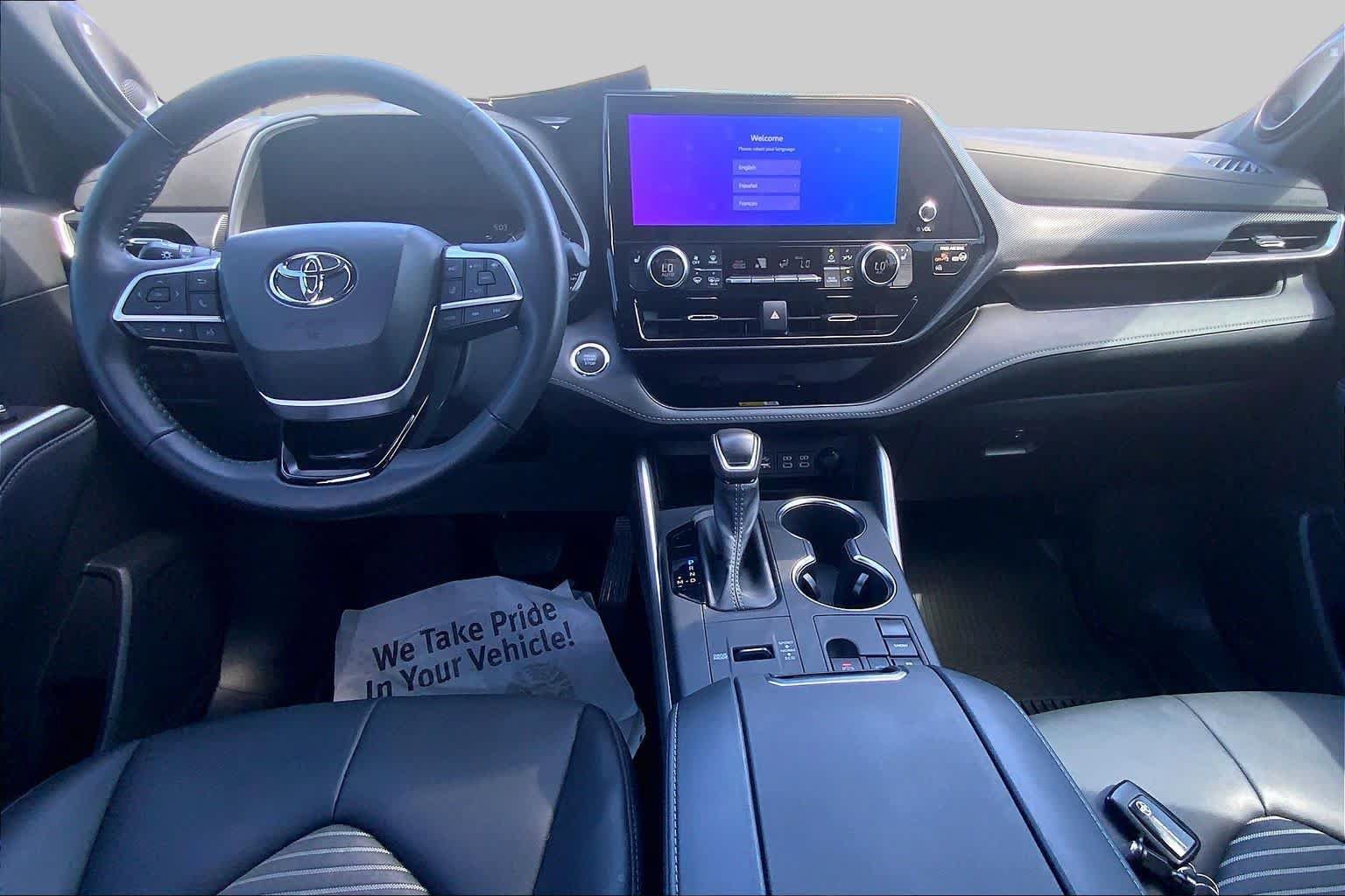 Used 2023 Toyota Highlander XSE FWD image 16
