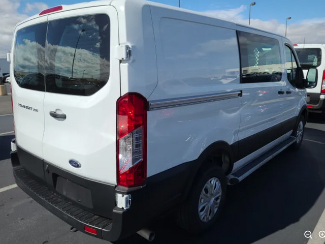 Certified 2018 Ford Transit 250 130 Low Roof w/ Exterior Upgrade Package RWD image 4